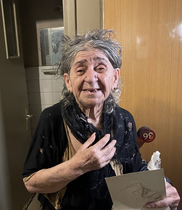 Foto - Çöp evde yaşayan kadın: Benim evim temizdi