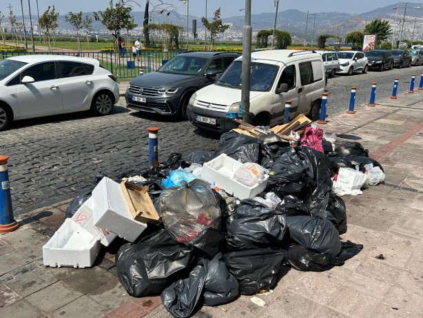 Foto - "Çöp kent" yine bildiğiniz gibi! "Belediye değil sanki pideci"