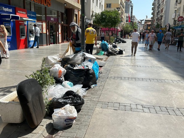 Foto - "Çöp kent" yine bildiğiniz gibi! "Belediye değil sanki pideci"