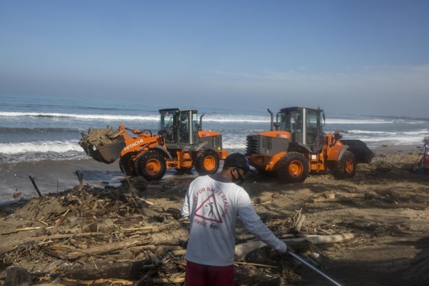 Foto - Çöpler, Bali sahillerine vurdu