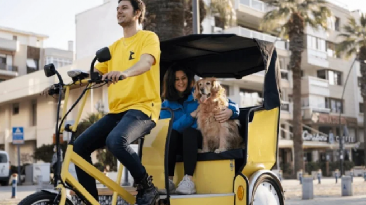 Çöplere aldırış etmediler: Burası Hindistan değil İzmir!