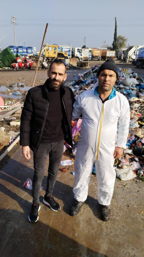 Çöplerin içinde altın aradılar