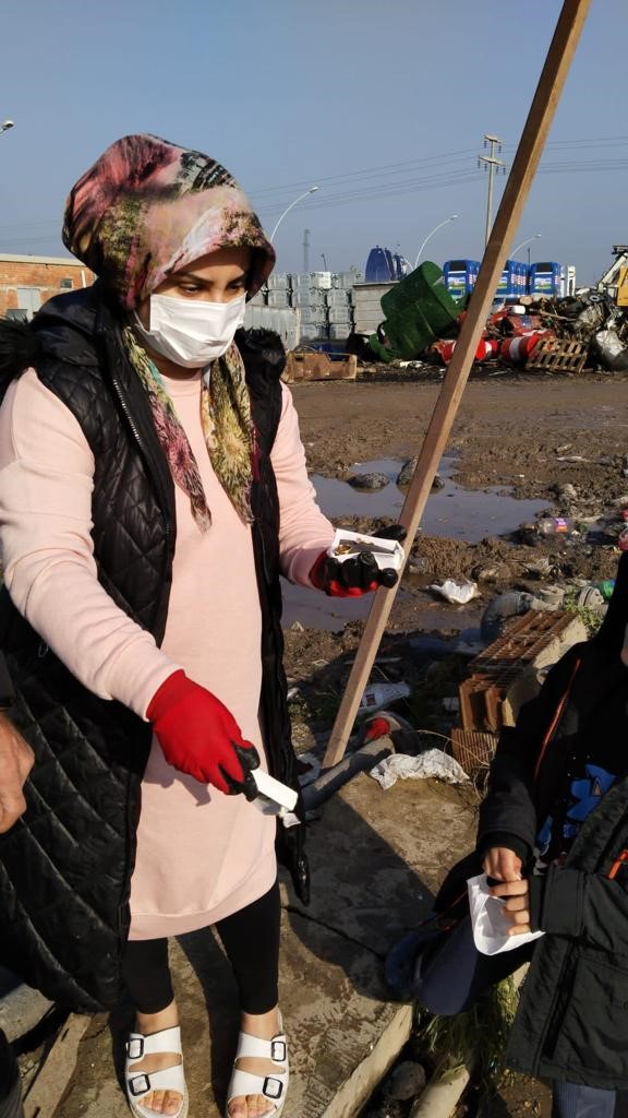 Foto - Çöplerin içinde altın aradılar