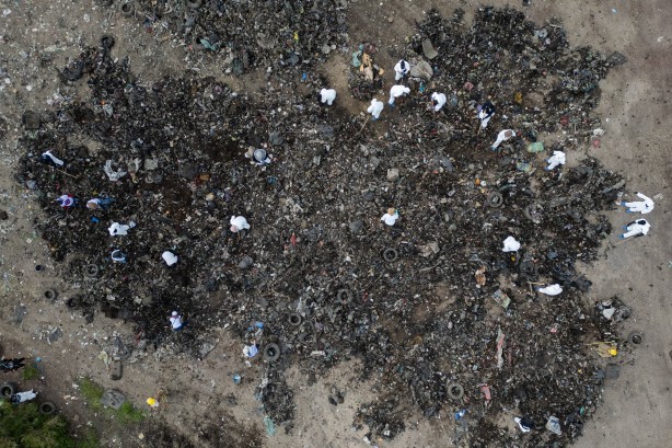 Foto - Çöplükte ceset arıyorlar! Devleti eleştirdiler