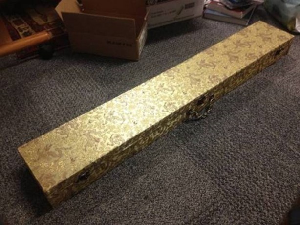 Çöpte bulduğu kutudan bakın ne çıktı!