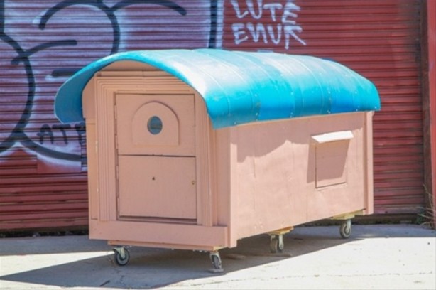 Foto - Çöpten ev buldu 