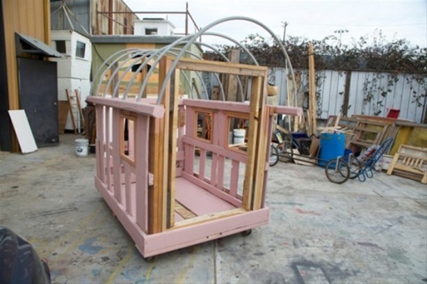 Foto - Çöpten ev buldu 