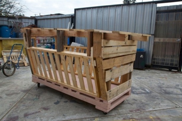 Foto - Çöpten ev buldu 