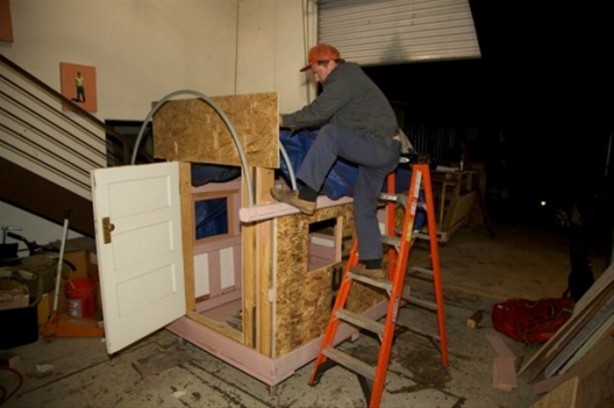 Foto - Çöpten ev buldu 