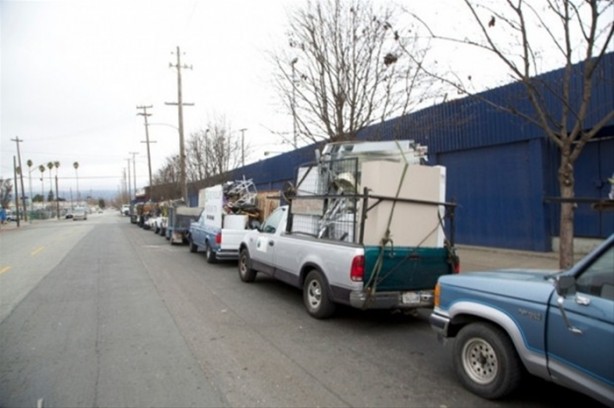 Foto - Çöpten ev buldu 