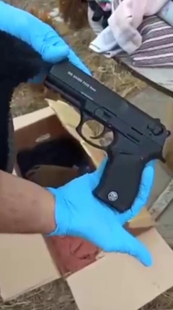 Foto - Çorapların içinden resmen cephanelik çıktı