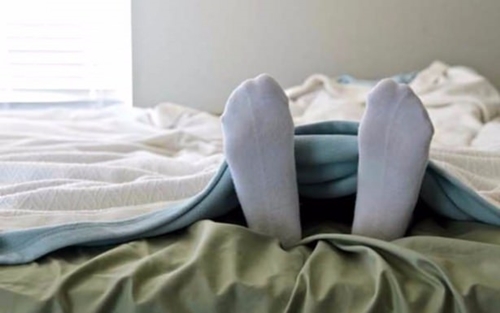 Foto - Çorapsız mı yoksa çorapla mı uyuyorsunuz?