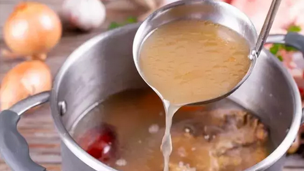 Foto - Çorba yaparken su yerine bunu kullanın! Vitaminini artırıyor, günlerce bozulmamasını sağlıyor...