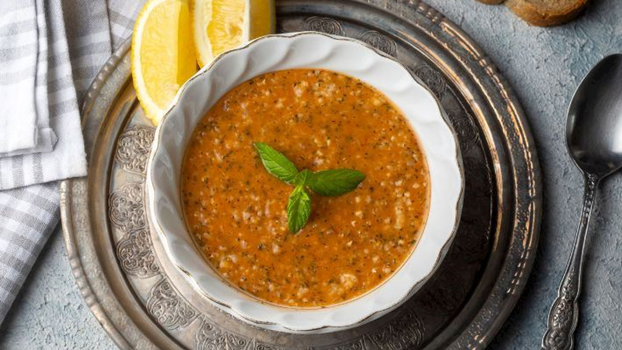 Foto - Çorbalara 1 kaşık eklemek yetiyor: Solunum yollarını çamaşır suyu gibi temizliyor