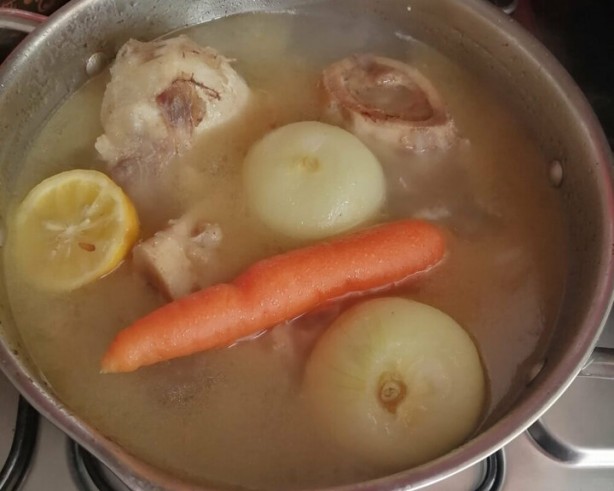 Foto - Çorbaların vazgeçilmezi kemik suyunun bitmeyen faydaları