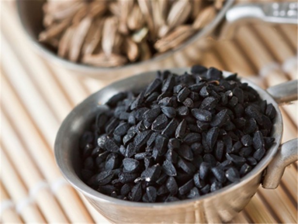 Foto - Çörekotu yağı hakkında yanlış bilinenler