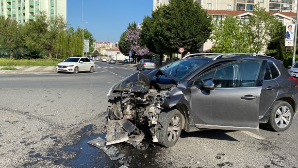 Foto - Çorlu'da 3 aracın karıştığı feci kaza! 4 yaralı
