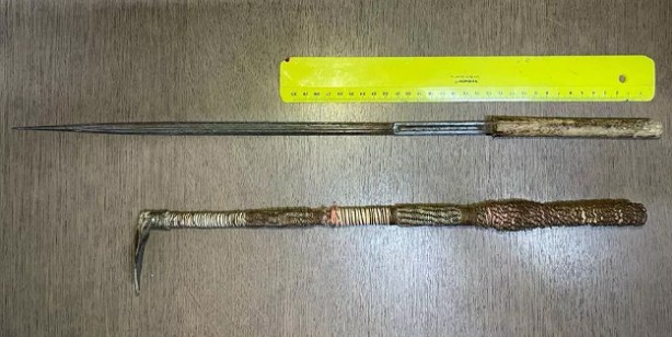 Foto - Çorum bölgesinden dikkat çeken tarihi eser: Değere sahip, sırlarla dolu Kur'an-ı Kerim ve hançer! İlk görüntüler geldi