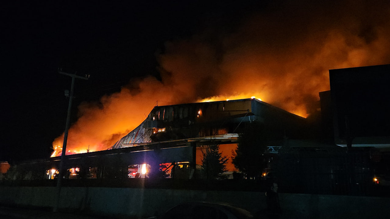 Foto - Çorum OSB’de korkutan yangın: Lavaş fabrikası cayır cayır yandı 