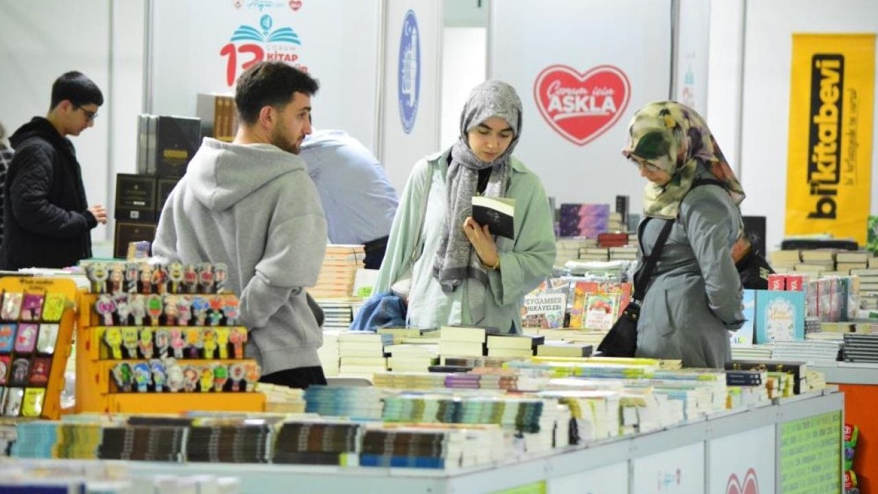 Foto - Çorum'da 13. Kitap ve Kültür Günleri başladı! 125 yayınevi ve 120'den fazla yazar kitapseverlerle buluşacak