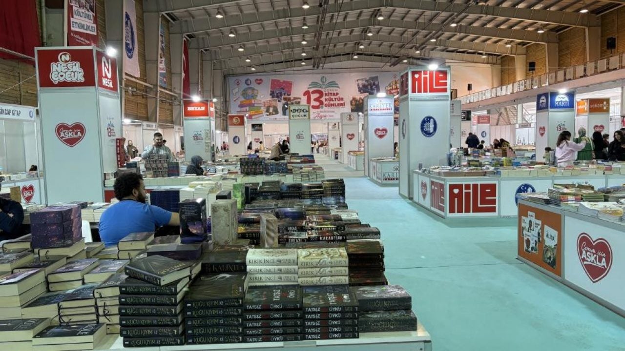 Foto - Çorum'da 13. Kitap ve Kültür Günleri başladı! 125 yayınevi ve 120'den fazla yazar kitapseverlerle buluşacak