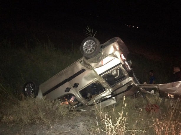 Foto - Çorum'da feci kaza: 3'ü çocuk 5 yaralı
