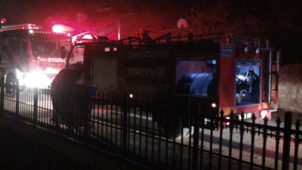 Foto - Çorum’da yangında ev kullanılamaz hale geldi