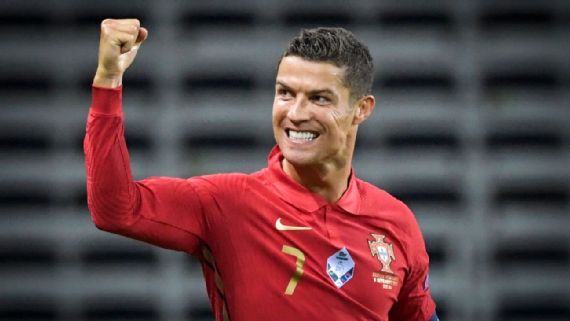 Foto - Cristiano Ronaldo yeni mesleği ile ağızları açık bıraktı, dudak ısırtıyor! Mesaj var, harekete geçti
