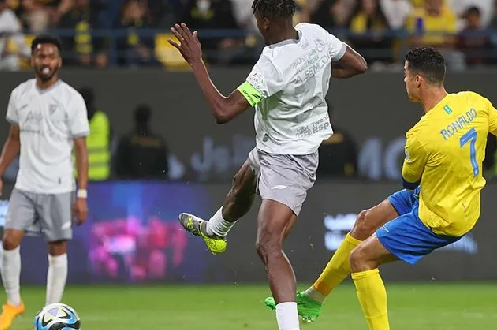 Foto - Cristiano Ronaldo yine yaptı yapacağını! Al Nassr - Al Ta'ee maçında imkansızı başardı zirve yarışında...