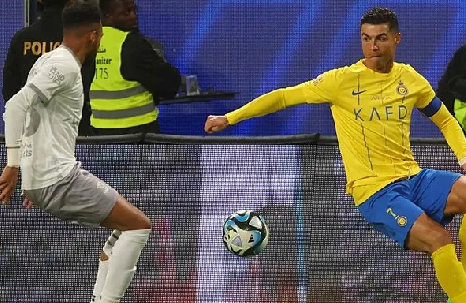 Foto - Cristiano Ronaldo yine yaptı yapacağını! Al Nassr - Al Ta'ee maçında imkansızı başardı zirve yarışında...