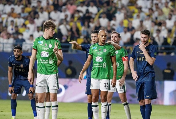Cristiano Ronaldo'dan olay hareket! O tezahüratlar yıldız futbolcuyu kızdırdı...