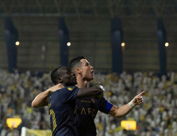 Foto - Cristiano Ronaldo'dan olay hareket! O tezahüratlar yıldız futbolcuyu kızdırdı...