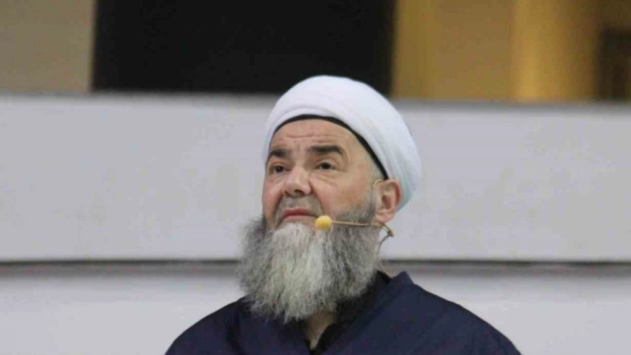 Foto - Cübbeli Ahmet Hoca, cinlere tarikat dersi veren cemaat liderinin kim olduğunu açıkladı