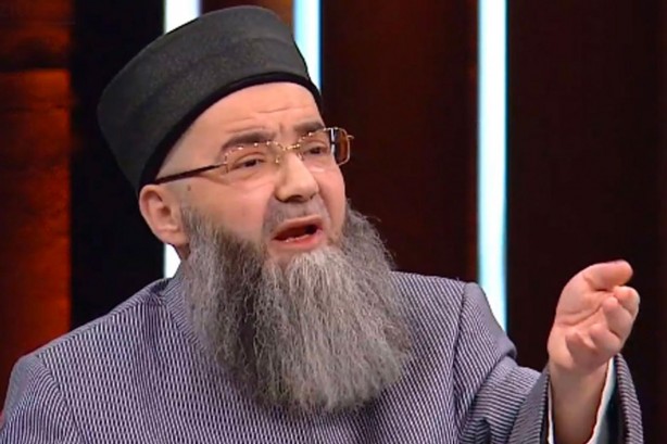 Foto - Cübbeli Ahmet Hoca, "Rabbimize sonsuz hamd olsun" diyerek flaş gelişmeyi duyurdu! Apar topar oraya götürdüler