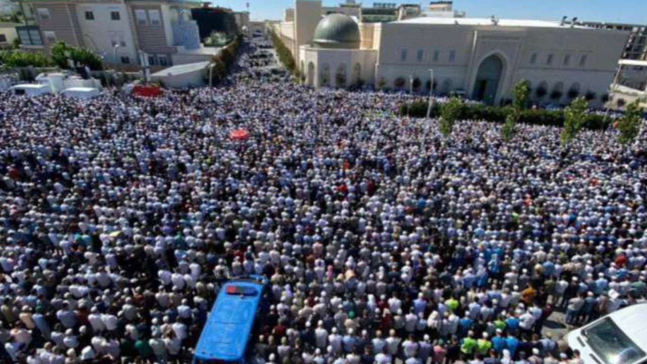 Foto - Cübbeli Ahmet Hoca'dan Menzil cemaatiyle ilgili şok istihbarat