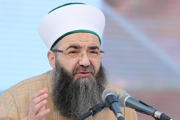 Foto - Cübbeli Ahmet Hoca’ya verilen hediye olay oldu! Asıl bomba ise arkadaki fotoğraflar