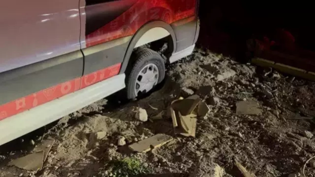 Foto - Çukura düşen aracını çıkarmaya çalışırken vuruldu! Sebebi "Bu olay olsa olsa Türkiye’de olur" dedirtti