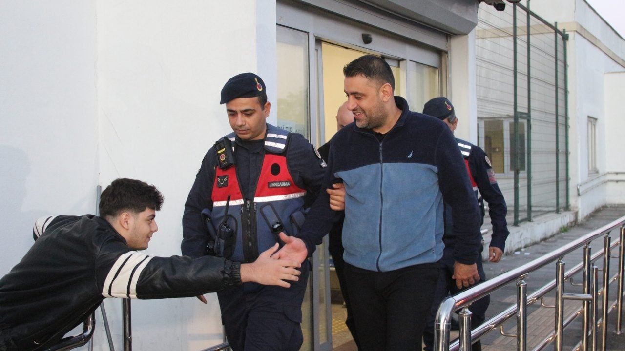 Foto - Çukurova Belediyesi'nde deprem! Mevcut ve eski başkan cezaevine gönderildi