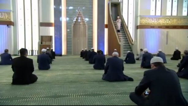 Foto - Cuma namazı İstanbul'da hangi camilerde kılınıyor? 12 Haziran İstanbul cuma namazı camiler listesi