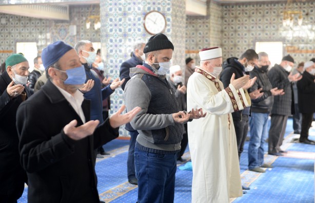 Foto - Cuma namazında yağmur duası