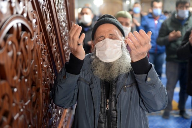 Foto - Cuma namazında yağmur duası