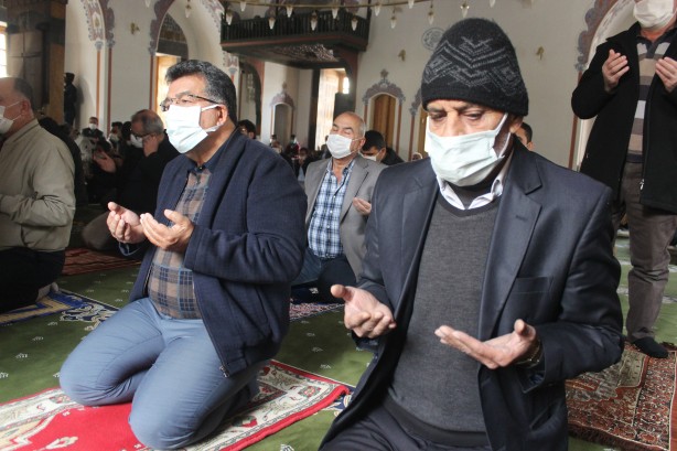 Foto - Cuma namazında yağmur duası