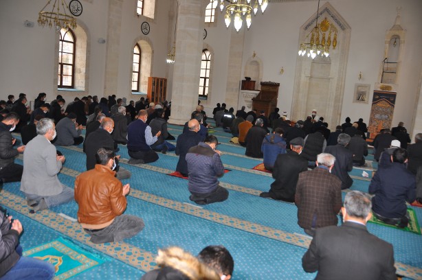 Foto - Cuma namazında yağmur duası