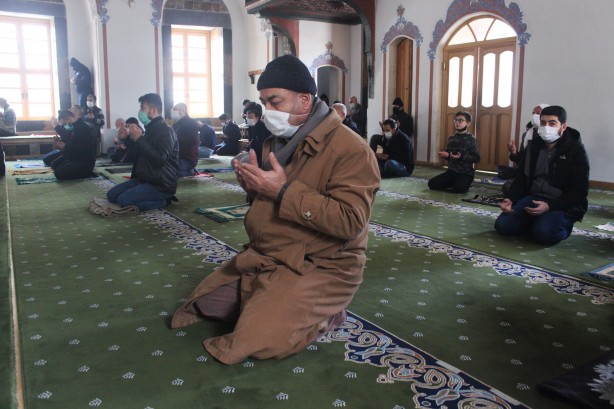 Foto - Cuma namazında yağmur duası