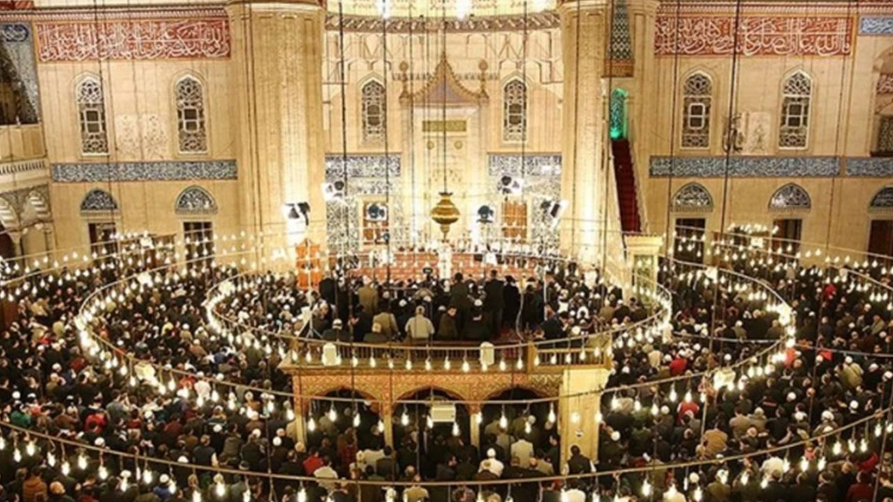 Foto - Cuma namazındaki hutbe şaşırttı! Herkesin aklında aynı soru var: Diyanet ROK'u mu işaret etti?