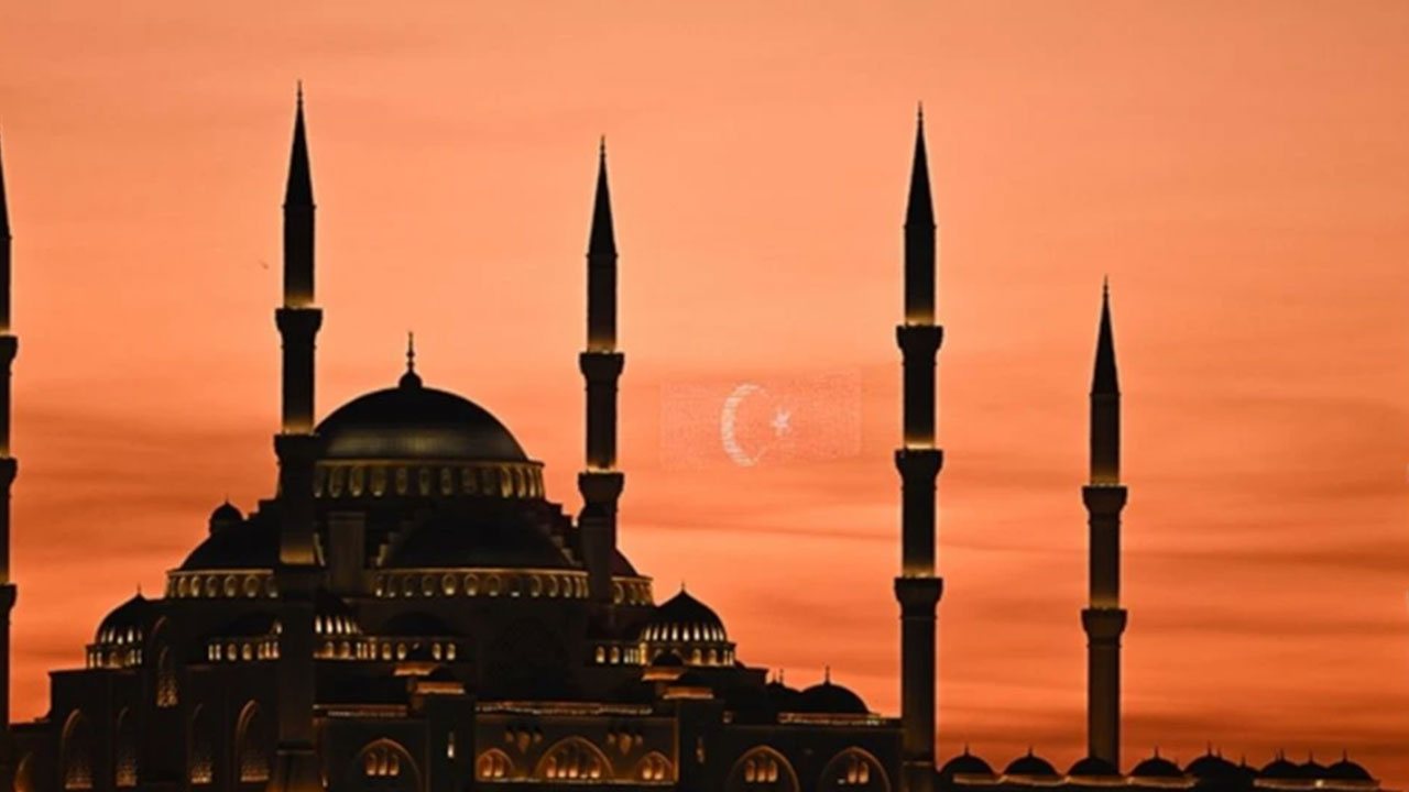 Foto - Cuma namazındaki hutbe şaşırttı! Herkesin aklında aynı soru var: Diyanet ROK'u mu işaret etti?