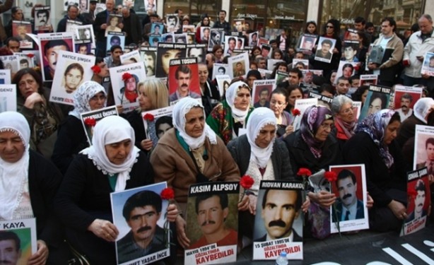 Foto - Cumartesi Annelerinin sesini duyalım! Diyarbakır Annelerini de unutmayalım