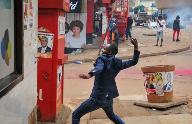 Foto - Cumhurbaşkanı adayının tutuklanmasıyla bir ülke daha karıştı! Çok sayıda ölü var