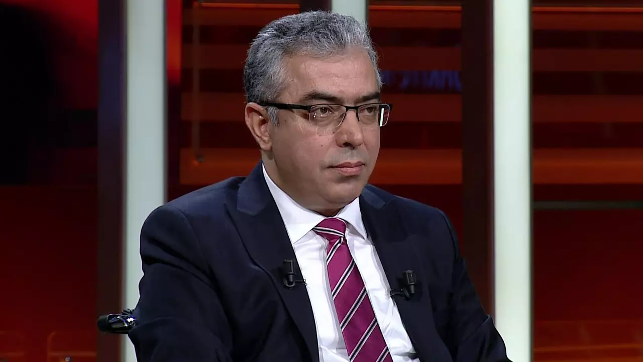 Cumhurbaşkanı Danışmanı’nın "Türk vatandaşlığı" çıkışı gündem oldu! MHP’den ilk yorum: Saçmalayanları not ediyoruz