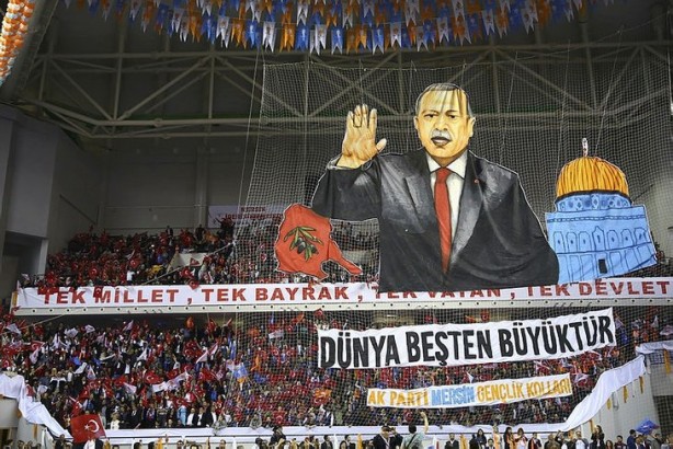 Foto - Cumhurbaşkanı Erdoğan, 105 yaşındaki Fikriye ninenin elini öptü